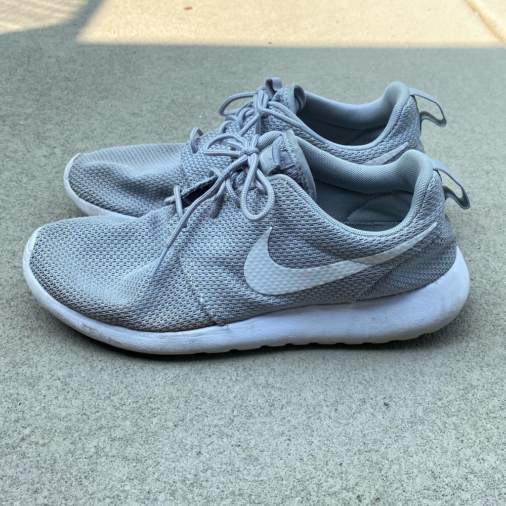 Nike Gray Roshe One shoes